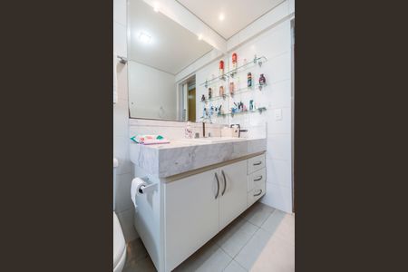 Apartamento à venda com 220m², 3 quartos e 3 vagasBanheiro da Suíte 1