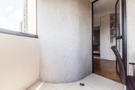 Apartamento à venda com 220m², 3 quartos e 3 vagasVaranda Suíte 2