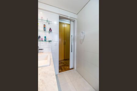 Apartamento à venda com 220m², 3 quartos e 3 vagasBanheiro da Suíte 1