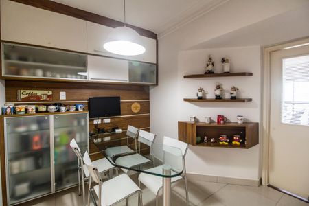 Apartamento à venda com 220m², 3 quartos e 3 vagasCopa