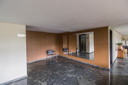 Apartamento à venda com 220m², 3 quartos e 3 vagasÁrea comum - Hall social