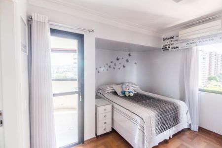 Apartamento à venda com 220m², 3 quartos e 3 vagasSuíte 2