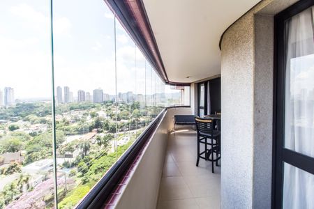 Apartamento à venda com 220m², 3 quartos e 3 vagasVaranda Sala de Jantar