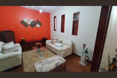 Casa para alugar com 315m², 4 quartos e 3 vagas Casa para alugar com 315m², 4 quartos e 3 vagasSala de Estar