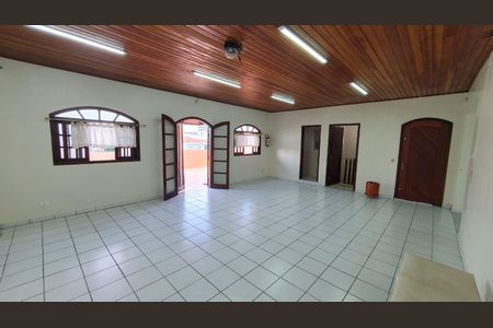 Casa para alugar com 315m², 4 quartos e 3 vagas Casa para alugar com 315m², 4 quartos e 3 vagasÁrea comum - Salão de festas