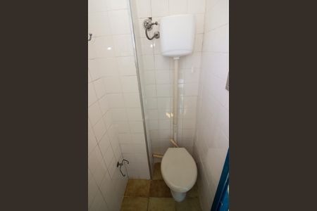 Apartamento à venda com 107m², 2 quartos e sem vaga Apartamento à venda com 107m², 2 quartos e sem vagaBanheiro de serviço