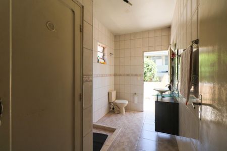 Casa à venda com 360m², 2 quartos e 8 vagasBanheiro