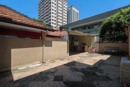 Casa à venda com 360m², 2 quartos e 8 vagasQuintal