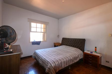 Casa à venda com 360m², 2 quartos e 8 vagasSuíte