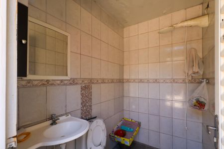 Casa à venda com 360m², 2 quartos e 8 vagasBanheiro de Serviço