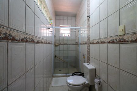 Casa à venda com 360m², 2 quartos e 8 vagasBanheiro da Suíte