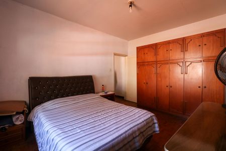 Casa à venda com 360m², 2 quartos e 8 vagasSuíte