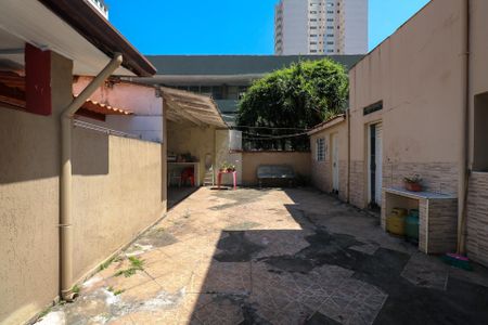 Casa à venda com 360m², 2 quartos e 8 vagasQuintal