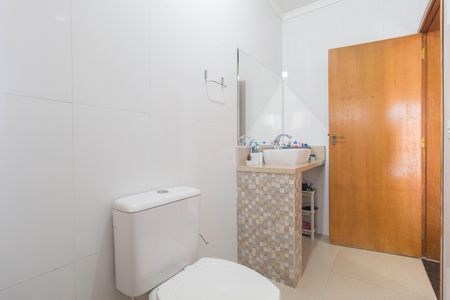 Casa à venda com 92m², 3 quartos e 4 vagas Casa à venda com 92m², 3 quartos e 4 vagasBanheiro - Suíte