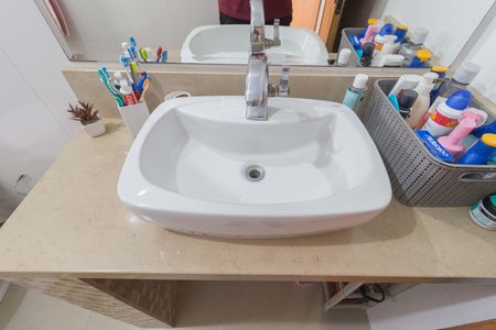 Casa à venda com 92m², 3 quartos e 4 vagas Casa à venda com 92m², 3 quartos e 4 vagasDetalhe Banheiro - Suíte