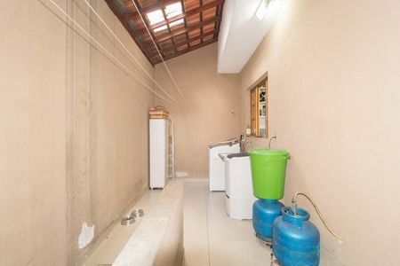 Casa à venda com 92m², 3 quartos e 4 vagas Casa à venda com 92m², 3 quartos e 4 vagasÁrea de Serviço
