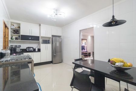 Casa à venda com 92m², 3 quartos e 4 vagas Casa à venda com 92m², 3 quartos e 4 vagasCozinha