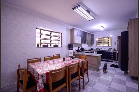 Casa à venda com 128m², 3 quartos e 2 vagas Casa à venda com 128m², 3 quartos e 2 vagasCozinha
