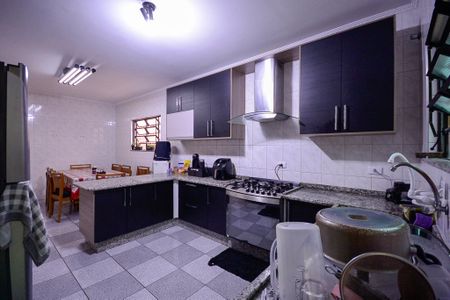 Casa à venda com 128m², 3 quartos e 2 vagas Casa à venda com 128m², 3 quartos e 2 vagasCozinha