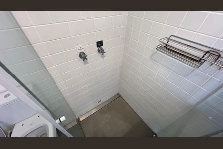 Studio para alugar com 28m², 1 quarto e sem vaga Studio para alugar com 28m², 1 quarto e sem vagaBanheiro