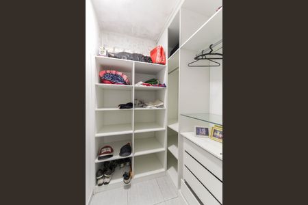 Casa à venda com 111m², 4 quartos e 1 vaga Casa à venda com 111m², 4 quartos e 1 vagaCloset do Quarto 3