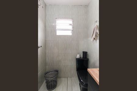Casa à venda com 111m², 4 quartos e 1 vaga Casa à venda com 111m², 4 quartos e 1 vagaBanheiro da Suíte