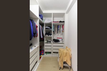 Casa à venda com 111m², 4 quartos e 1 vaga Casa à venda com 111m², 4 quartos e 1 vagaCloset do Quarto 2