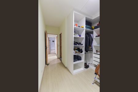 Casa à venda com 111m², 4 quartos e 1 vaga Casa à venda com 111m², 4 quartos e 1 vagaCloset da Suíte