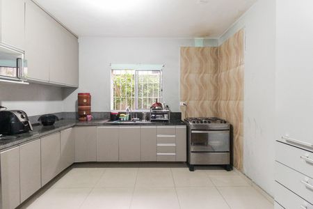 Casa à venda com 111m², 4 quartos e 1 vaga Casa à venda com 111m², 4 quartos e 1 vagaCozinha