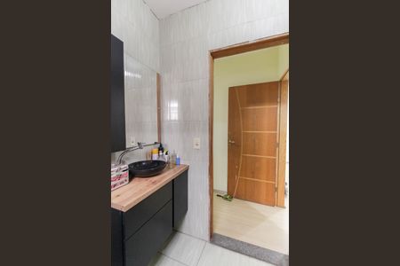 Casa à venda com 111m², 4 quartos e 1 vaga Casa à venda com 111m², 4 quartos e 1 vagaBanheiro da Suíte