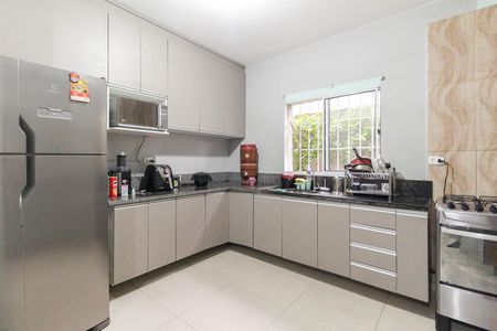 Casa à venda com 111m², 4 quartos e 1 vaga Casa à venda com 111m², 4 quartos e 1 vagaCozinha