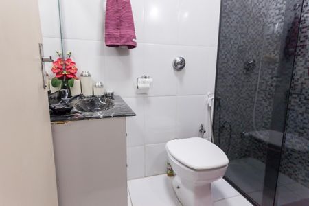 Apartamento à venda com 66m², 2 quartos e sem vaga Apartamento à venda com 66m², 2 quartos e sem vagaBanheiro Social