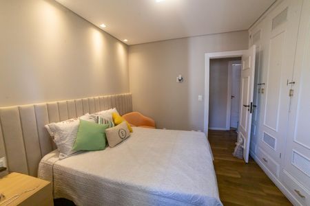 Apartamento à venda com 420m², 4 quartos e 4 vagas Apartamento à venda com 420m², 4 quartos e 4 vagasSuíte 2