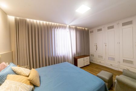 Apartamento à venda com 420m², 4 quartos e 4 vagas Apartamento à venda com 420m², 4 quartos e 4 vagasSuíte 1