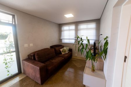 Apartamento à venda com 420m², 4 quartos e 4 vagas Apartamento à venda com 420m², 4 quartos e 4 vagasSala de TV