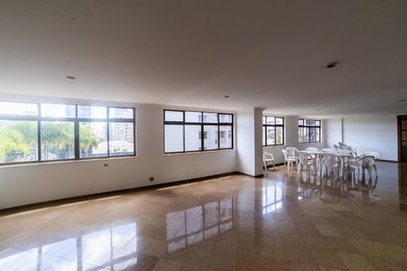 Apartamento à venda com 420m², 4 quartos e 4 vagas Apartamento à venda com 420m², 4 quartos e 4 vagasÁrea comum - Salão de festas