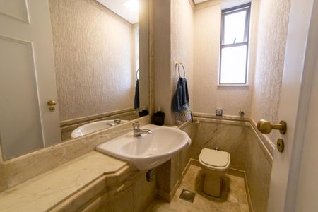 Apartamento à venda com 420m², 4 quartos e 4 vagas Apartamento à venda com 420m², 4 quartos e 4 vagasLavabo 1