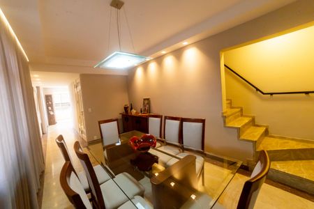 Apartamento à venda com 420m², 4 quartos e 4 vagas Apartamento à venda com 420m², 4 quartos e 4 vagasSala de Jantar