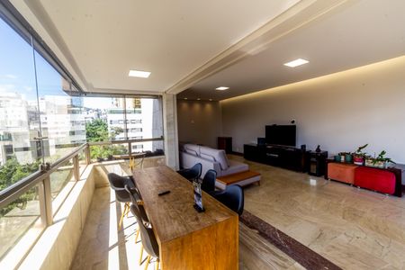 Apartamento à venda com 420m², 4 quartos e 4 vagas Apartamento à venda com 420m², 4 quartos e 4 vagasVaranda
