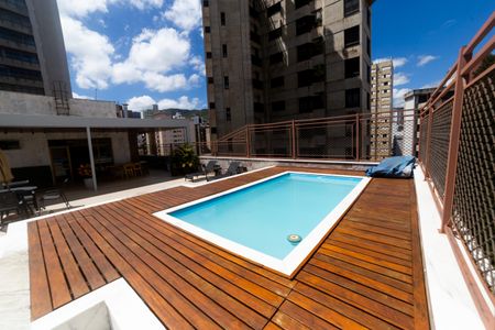 Apartamento à venda com 420m², 4 quartos e 4 vagas Apartamento à venda com 420m², 4 quartos e 4 vagasPiscina