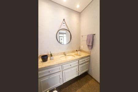 Apartamento à venda com 420m², 4 quartos e 4 vagas Apartamento à venda com 420m², 4 quartos e 4 vagasLavabo 2