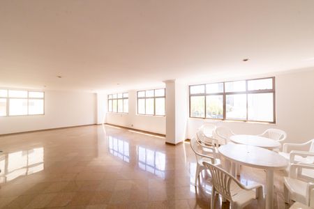 Apartamento à venda com 420m², 4 quartos e 4 vagas Apartamento à venda com 420m², 4 quartos e 4 vagasÁrea comum - Salão de festas