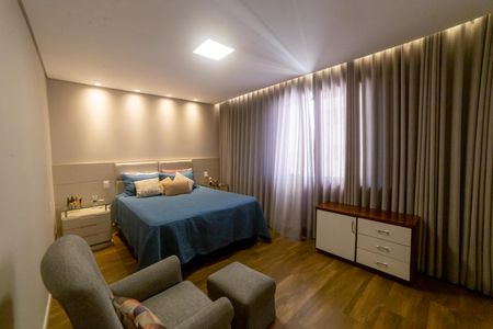 Apartamento à venda com 420m², 4 quartos e 4 vagas Apartamento à venda com 420m², 4 quartos e 4 vagasSuíte 1