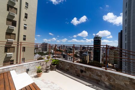 Apartamento à venda com 420m², 4 quartos e 4 vagas Apartamento à venda com 420m², 4 quartos e 4 vagasPiscina