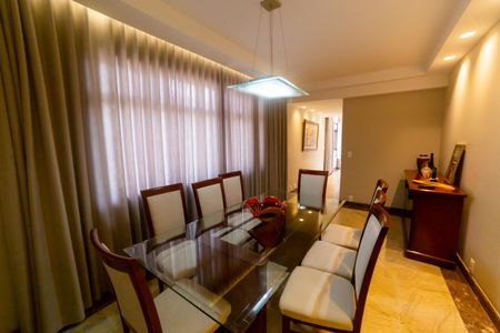 Apartamento à venda com 420m², 4 quartos e 4 vagas Apartamento à venda com 420m², 4 quartos e 4 vagasSala de Jantar