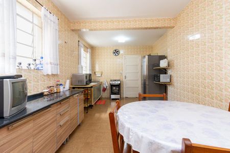 Casa à venda com 210m², 4 quartos e 2 vagas