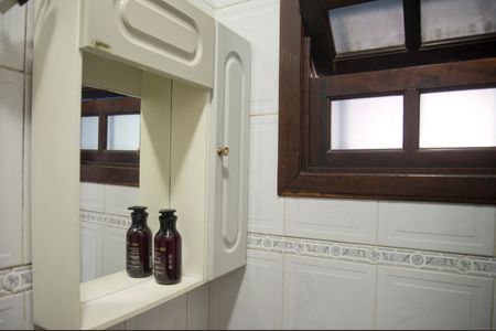 Casa à venda com 236m², 4 quartos e 3 vagasBanheiro Social