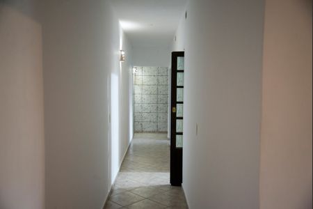 Casa à venda com 236m², 4 quartos e 3 vagasCorredor