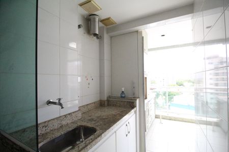 Apartamento à venda com 69m², 3 quartos e 1 vagaÁrea de serviço