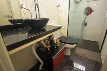 Apartamento à venda com 125m², 2 quartos e 2 vagas Apartamento à venda com 125m², 2 quartos e 2 vagasBanheiro da Suíte